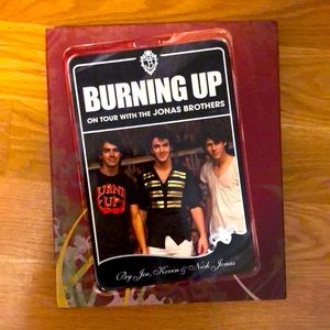 AUTOGRAPHED Jonas Brothers Burning Up Book